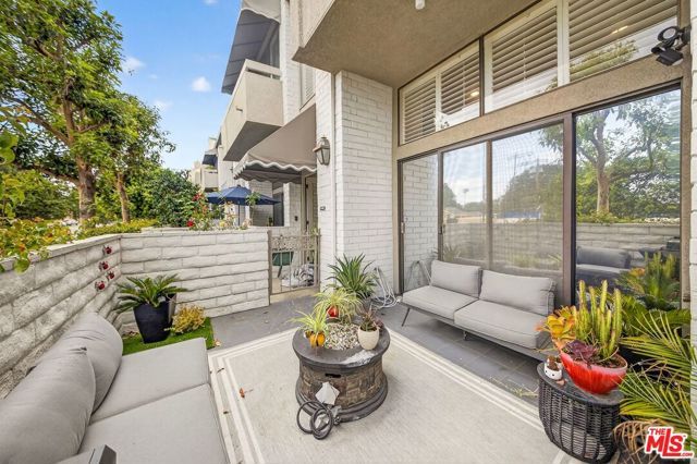 5305 White Oak Avenue F, Encino (los Angeles), CA 91316