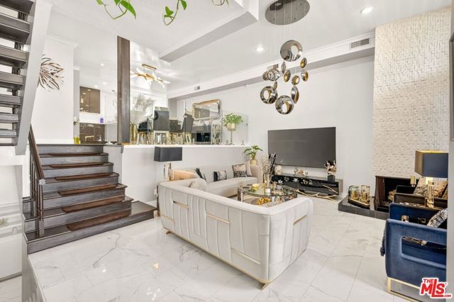 5305 White Oak Avenue F, Encino (los Angeles), CA 91316