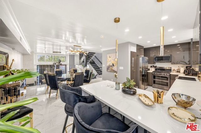 5305 White Oak Avenue F, Encino (los Angeles), CA 91316