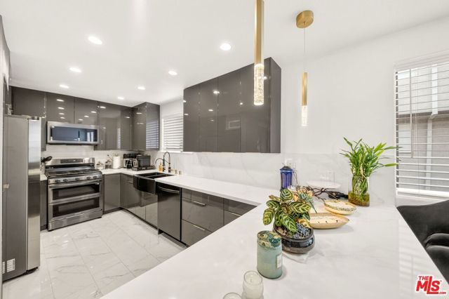 5305 White Oak Avenue F, Encino (los Angeles), CA 91316