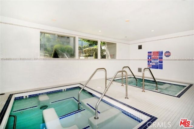 5305 White Oak Avenue F, Encino (los Angeles), CA 91316