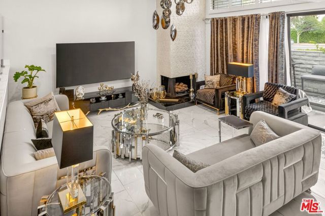 5305 White Oak Avenue F, Encino (los Angeles), CA 91316