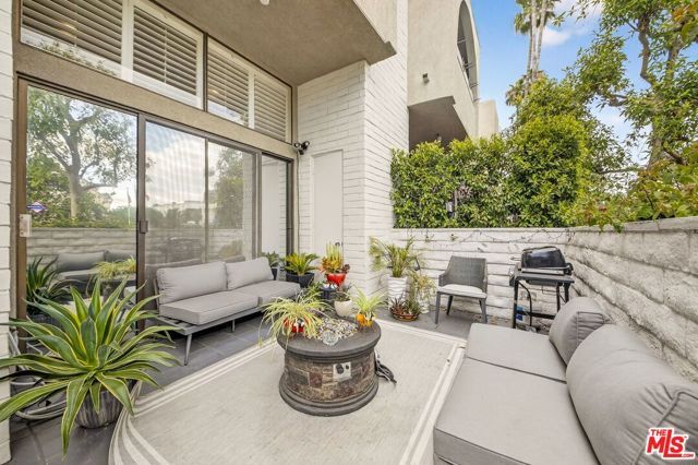 5305 White Oak Avenue F, Encino (los Angeles), CA 91316