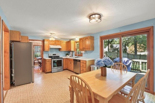 41 Virginia Ave, North Attleboro, MA 02763