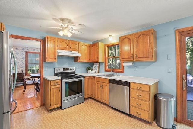 41 Virginia Ave, North Attleboro, MA 02763