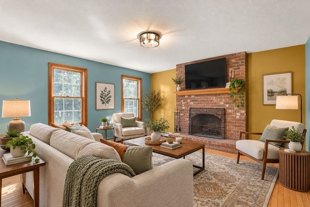 41 Virginia Ave, North Attleboro, MA 02763