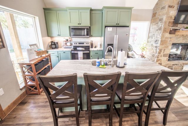 449 Lakeview Circle, Jefferson, TX 75657