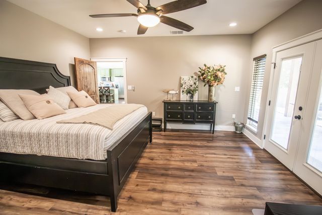 449 Lakeview Circle, Jefferson, TX 75657