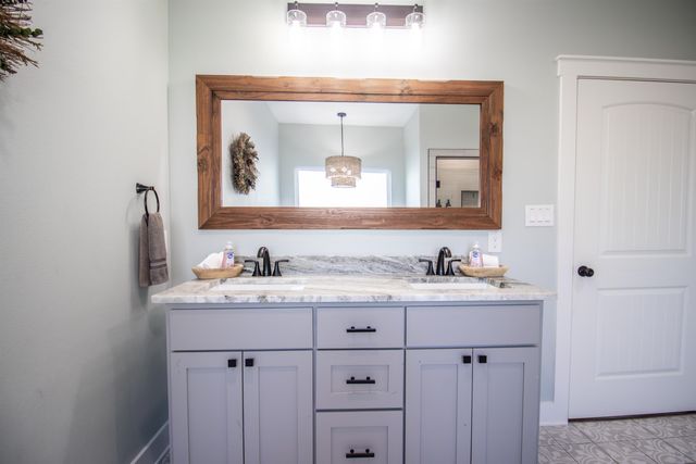 449 Lakeview Circle, Jefferson, TX 75657