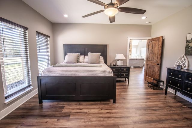 449 Lakeview Circle, Jefferson, TX 75657