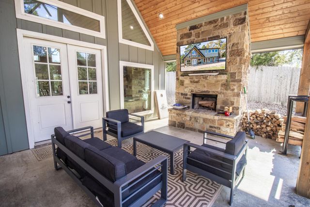 449 Lakeview Circle, Jefferson, TX 75657