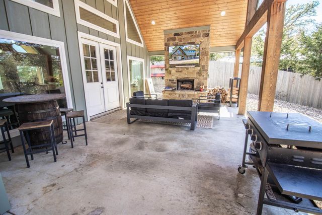 449 Lakeview Circle, Jefferson, TX 75657