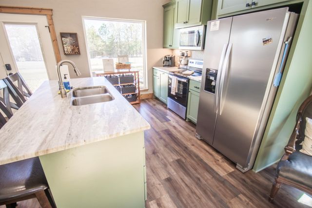 449 Lakeview Circle, Jefferson, TX 75657