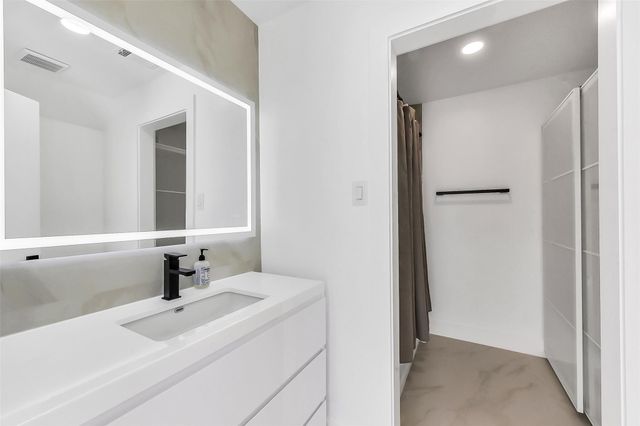 1813 Crockett Street, Houston, TX 77007