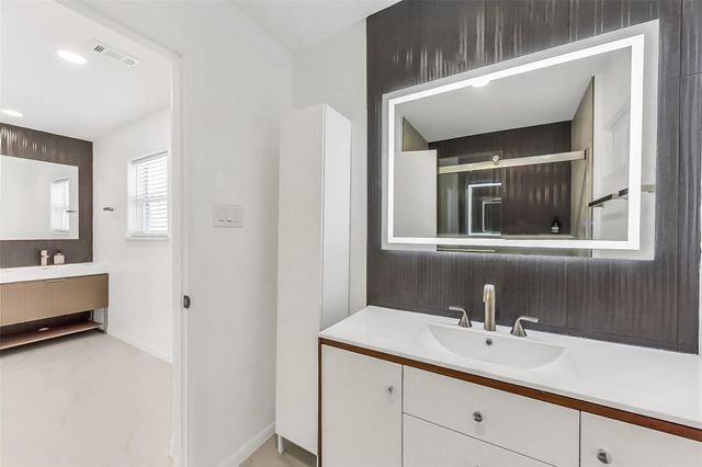 1813 Crockett Street, Houston, TX 77007