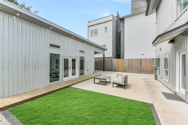 1813 Crockett Street, Houston, TX 77007