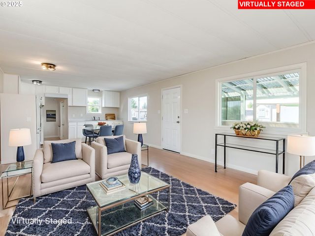 612 N CASCADE Dr 23, Woodburn, OR 97071