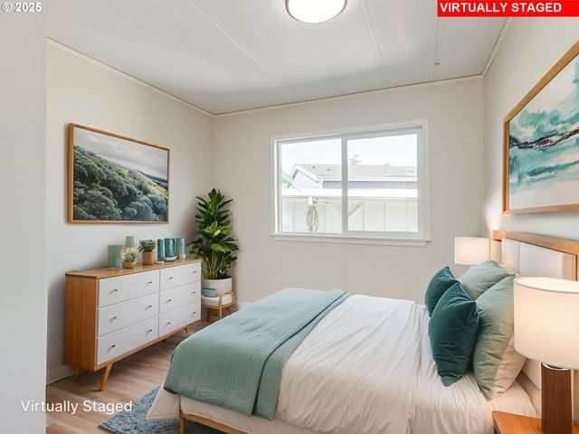 612 N CASCADE Dr 23, Woodburn, OR 97071