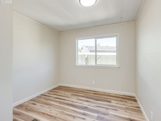 612 N CASCADE Dr 23, Woodburn, OR 97071