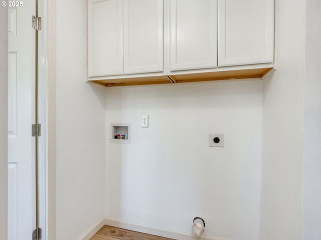 612 N CASCADE Dr 23, Woodburn, OR 97071