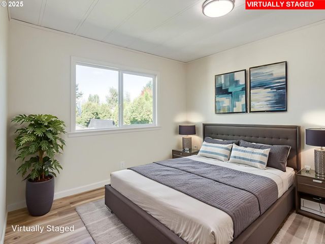 612 N CASCADE Dr 23, Woodburn, OR 97071