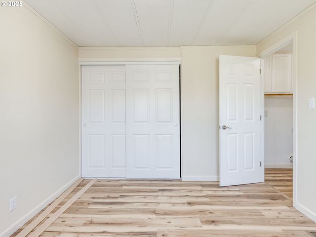 612 N CASCADE Dr 23, Woodburn, OR 97071