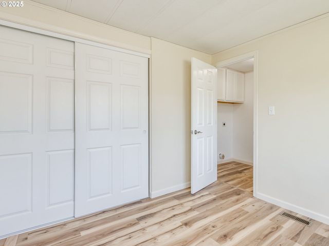 612 N CASCADE Dr 23, Woodburn, OR 97071