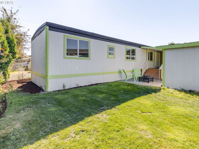 612 N CASCADE Dr 23, Woodburn, OR 97071