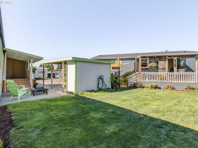 612 N CASCADE Dr 23, Woodburn, OR 97071