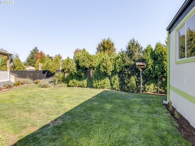 612 N CASCADE Dr 23, Woodburn, OR 97071