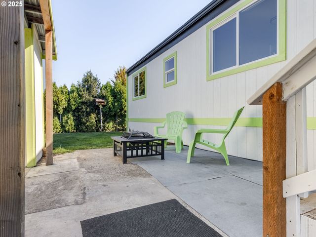 612 N CASCADE Dr 23, Woodburn, OR 97071