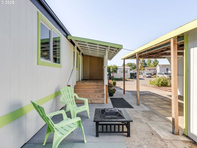 612 N CASCADE Dr 23, Woodburn, OR 97071