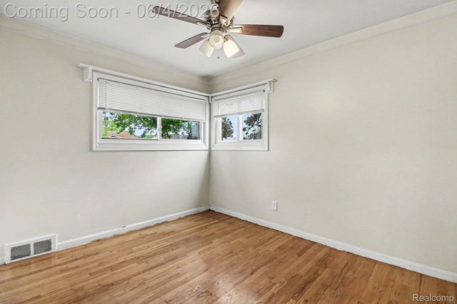 6608 Helen Street, Garden City, MI 48135