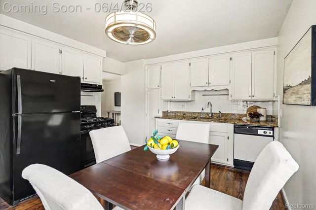 6608 Helen Street, Garden City, MI 48135