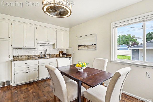 6608 Helen Street, Garden City, MI 48135
