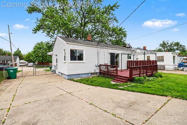 6608 Helen Street, Garden City, MI 48135