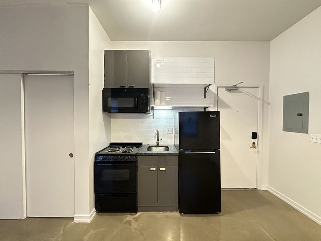 1136 W Wilson Avenue 301, Chicago, IL 60640