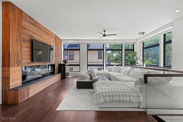 3118 Vine Court, Cleveland, OH 44113