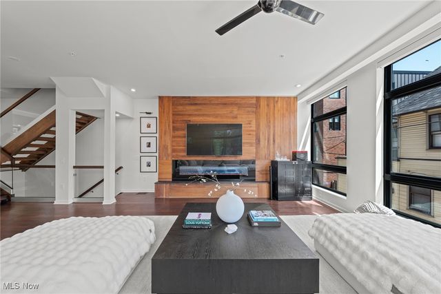 3118 Vine Court, Cleveland, OH 44113