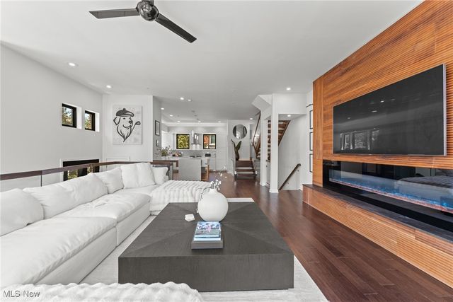 3118 Vine Court, Cleveland, OH 44113