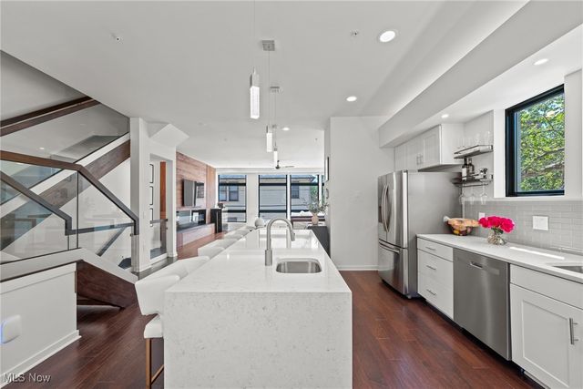 3118 Vine Court, Cleveland, OH 44113