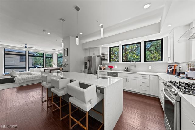 3118 Vine Court, Cleveland, OH 44113