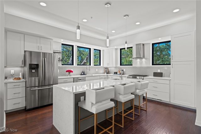 3118 Vine Court, Cleveland, OH 44113