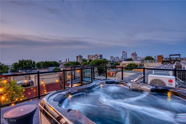 3118 Vine Court, Cleveland, OH 44113