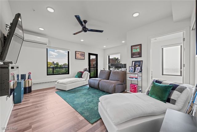 3118 Vine Court, Cleveland, OH 44113