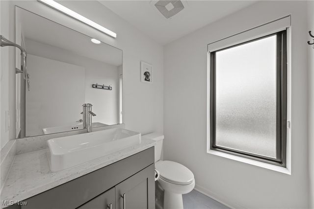 3118 Vine Court, Cleveland, OH 44113