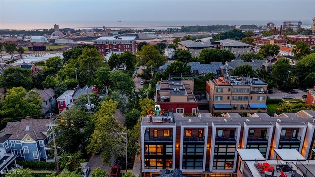 3118 Vine Court, Cleveland, OH 44113