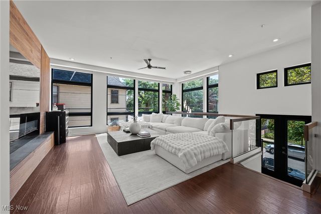 3118 Vine Court, Cleveland, OH 44113