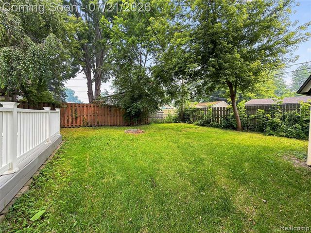 33424 Cheryl Street, Clinton Township, MI 48035