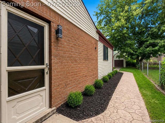 33424 Cheryl Street, Clinton Township, MI 48035